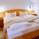 Gaeste- Und Appartementhaus Stachl Apartamento Waging am See