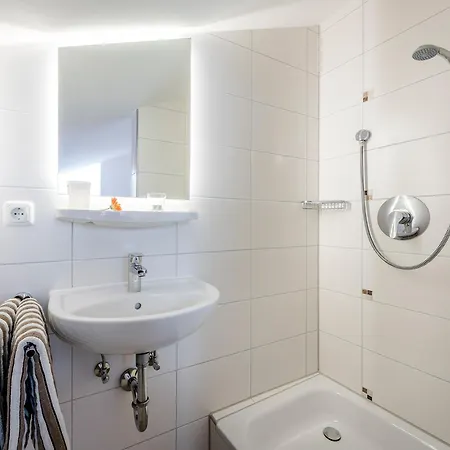Gaeste- Und Appartementhaus Stachl Apartamento Waging am See